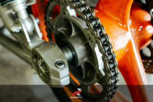Dominar 400 Chain Comparison Reflections