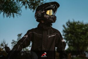 Rain Coat Comparison: Suez vs. Motowolf for Filipino Riders