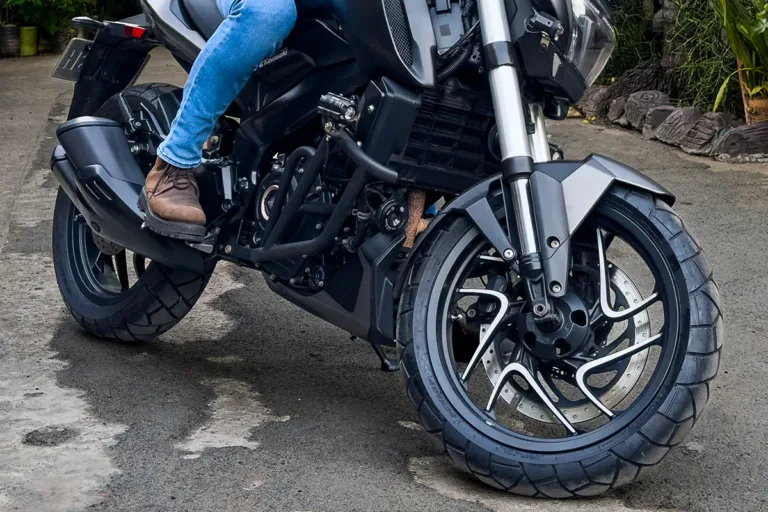 Dunlop Trailmax Mixtour Philippines tire on Kawasaki Dominar 400 daily riding setup