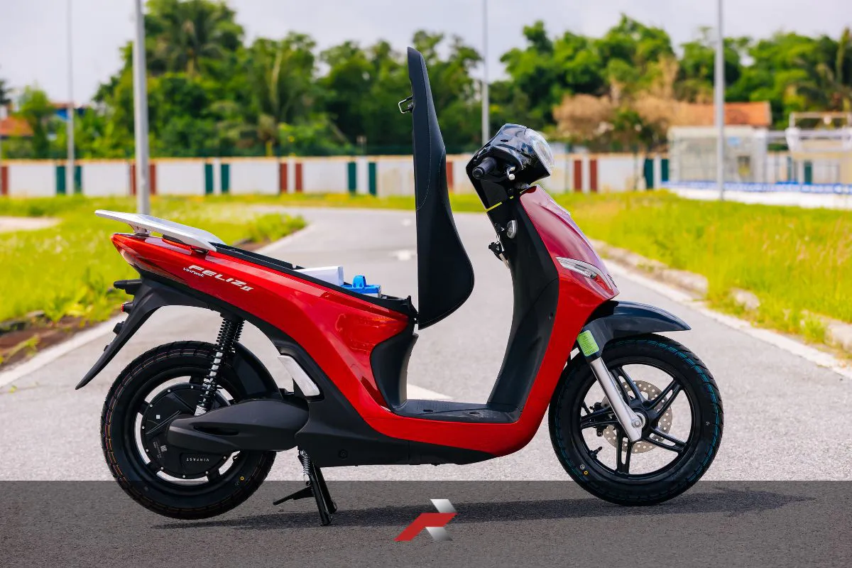 VinFast Feliz II electric motorcycle showing removable battery access under the seat in the Philippines