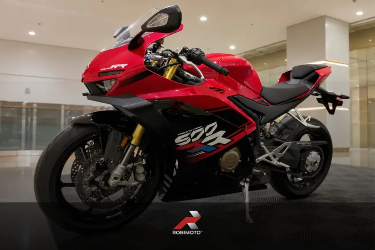 ZXMOTO 500RR Philippines red sportbike in a clean showroom setting